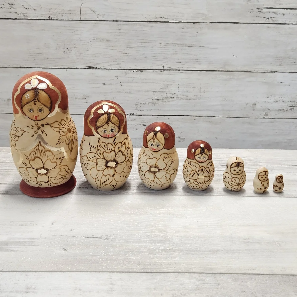 Vintage Russian Matryoshka Nesting Dolls 7 Piece Set Hand Painted Floral Design